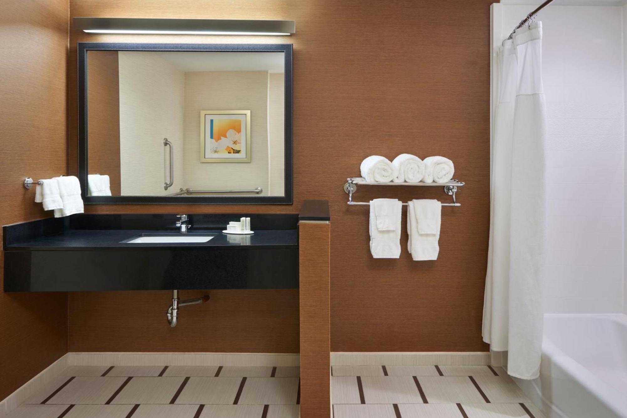 Fairfield Inn & Suites By Marriott Бари Екстериор снимка